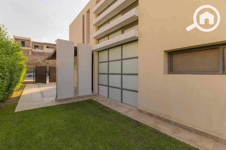 18 86dc738e-b0d5-49e2-8d62-8cd6d0a1c6f0. jpg