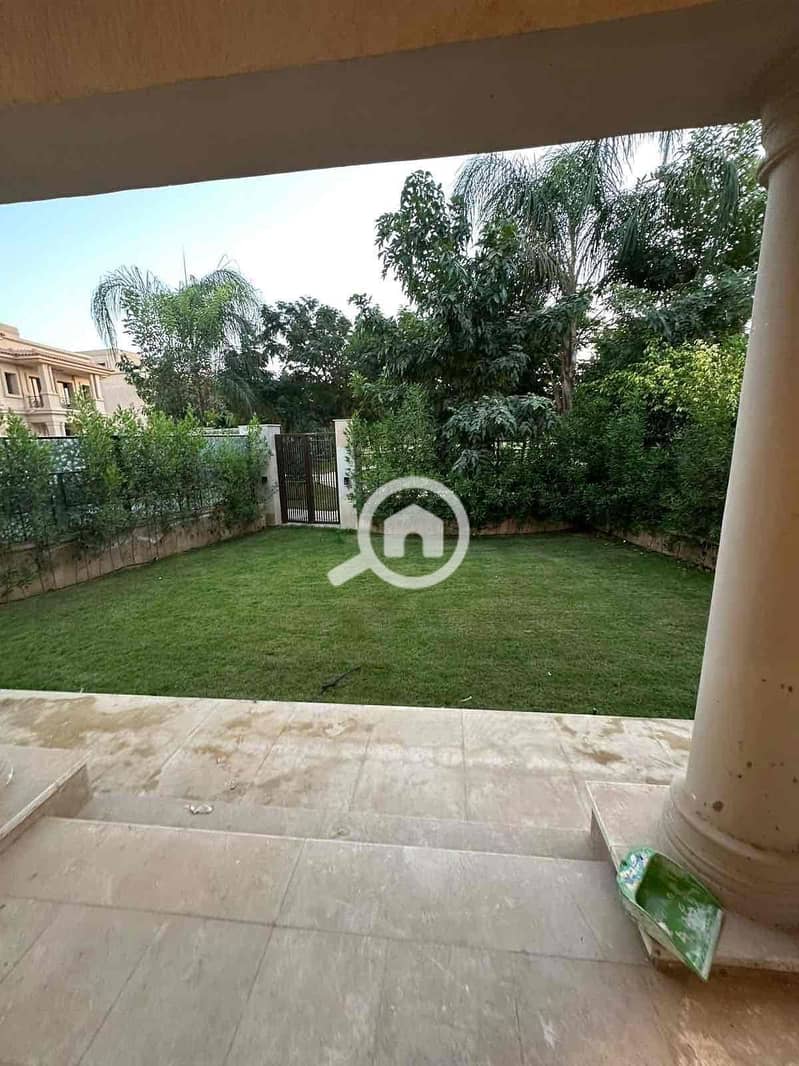 10 e19cfe6b-04b8-47da-8b8e-4ab7aec79386. jpg