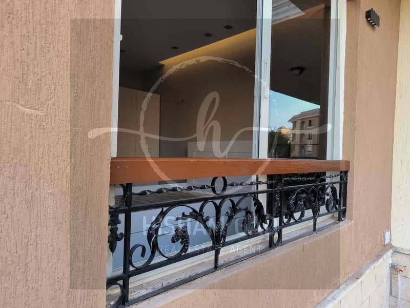 2 93b13ef6-b1c2-44cc-b4cf-98e7455f7bf9. jpg