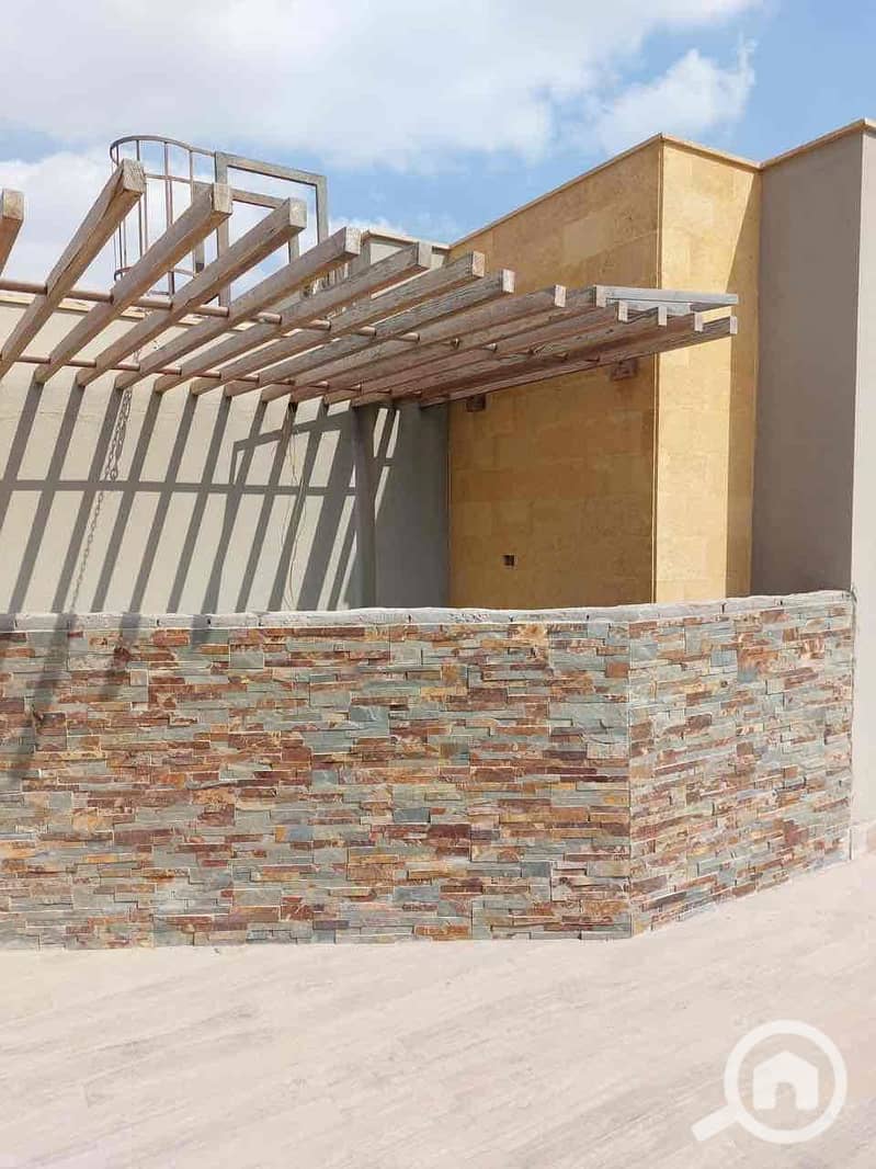 4 e376aab6-ad76-442c-98ec-0219c35ec1c2. jpg