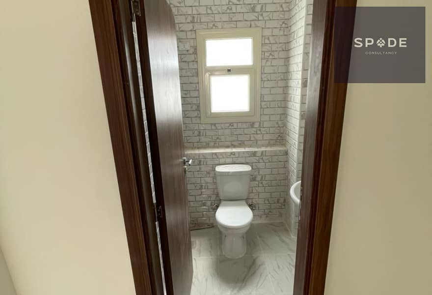 8 305bcd03-2e1f-41e9-9a28-c222d513731c. jpg