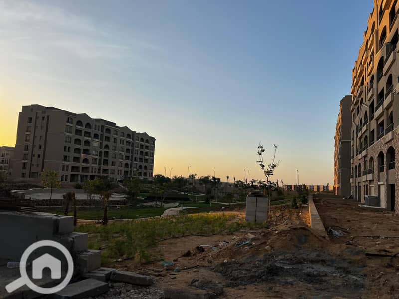 2 fd122bf9-81c9-441b-8bdf-e1e77ebb5025. jpg