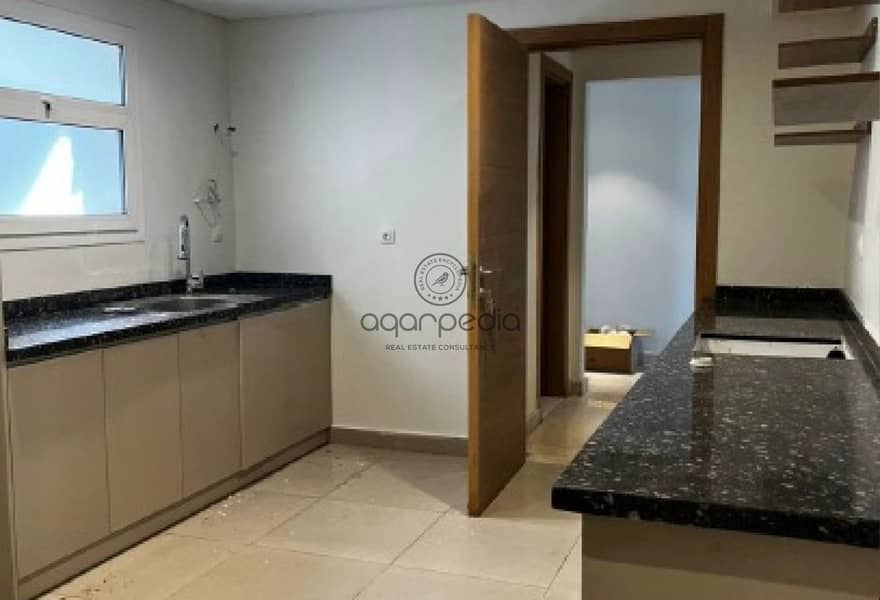 2 672bf6e4-ed73-4921-a868-f6546fec7732. jpg