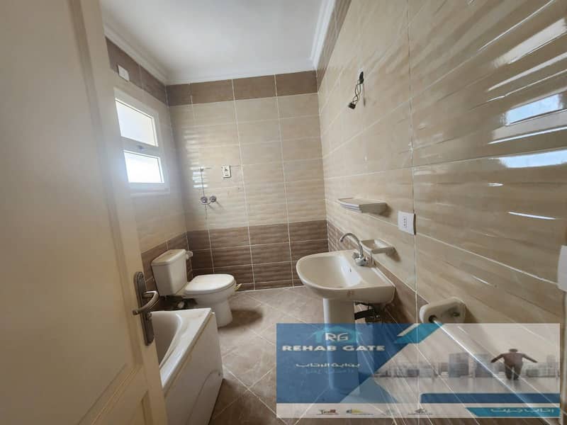 5 6b744369-9f09-441e-a085-b51d12f0c0d1. jpg