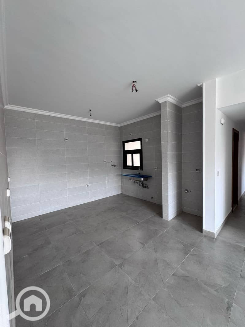 6 492370561_1412737490178996_1163810719554979258_n. jpg