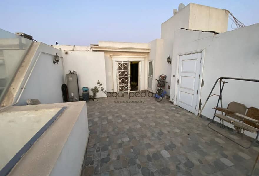 9 f4ef75c2-7399-41f1-9c4f-6035513deb68. jpg