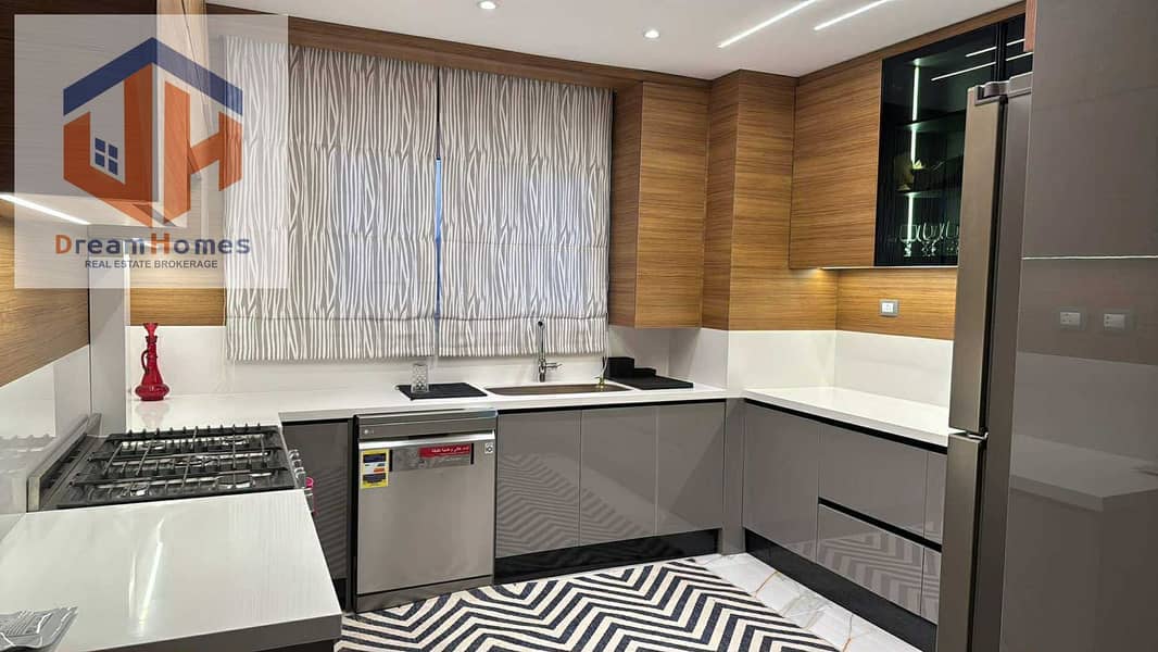 6 c76f9351-5e85-4060-88bb-10cc5d6e44d1. jpg