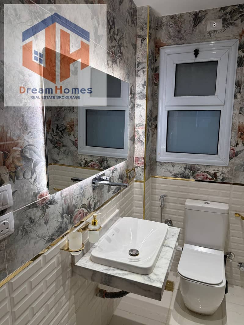 10 d808f257-d62d-4486-b07a-c2ea249361d9. jpg