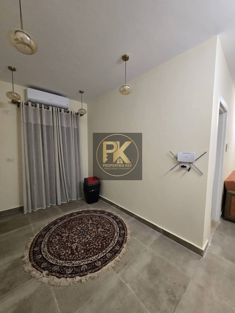 10 71038f47-8a11-4d2d-954d-46ae5c8630c6. jpg