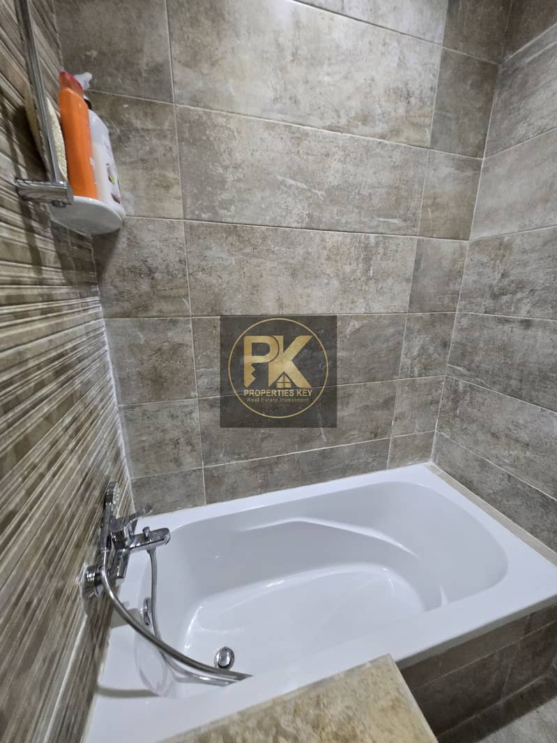 15 cf14ca43-ac63-4635-8b06-def3fb71aaf0. jpg