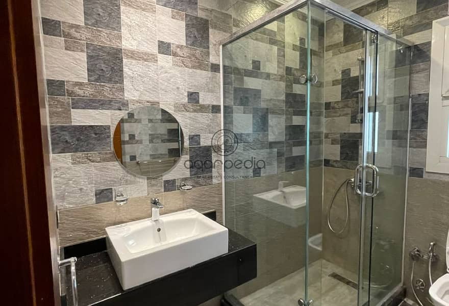 6 ae487071-5556-4f57-9a4b-8c868d73b52e. jpg