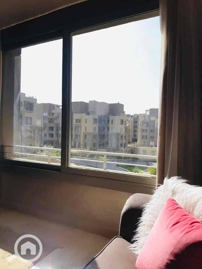 4 b7cff5d4-72c4-440d-af8e-760398efe8d6. jpg