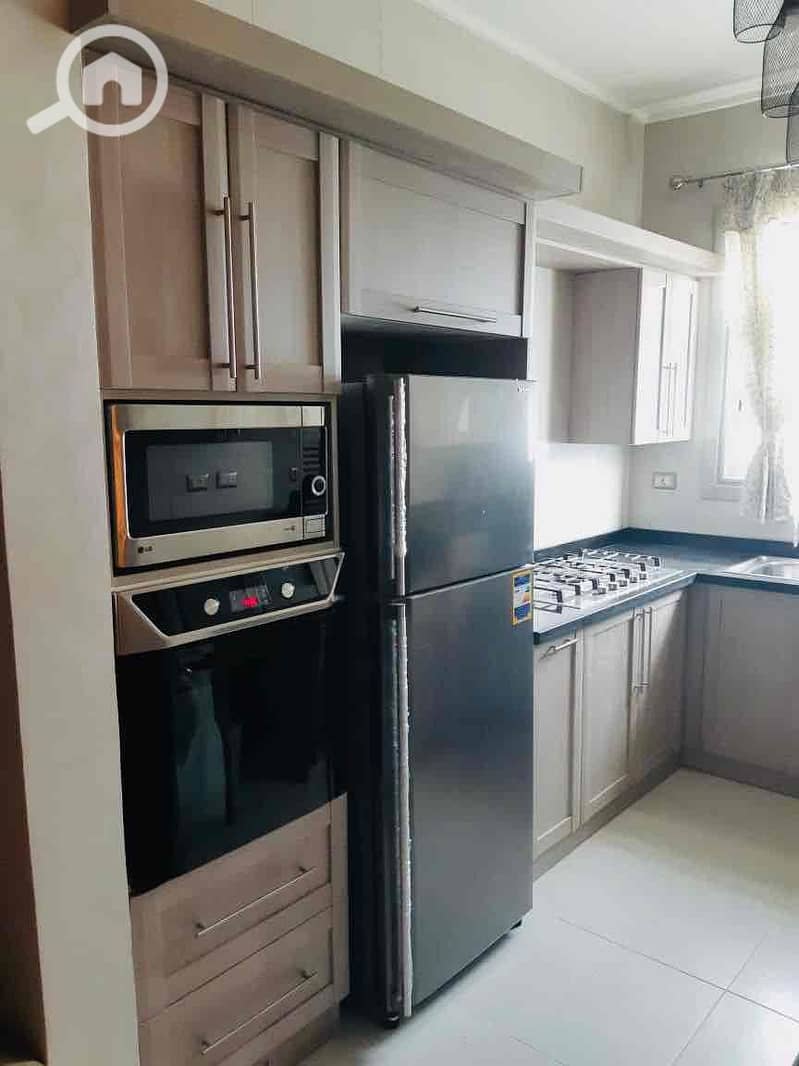 8 d76543d1-b93b-4c4f-a59d-828fea9f0a84. jpg