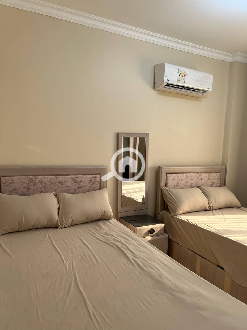 10 23c86db5-5ce7-4fa8-8ce6-8eea67bebf4a. jpeg