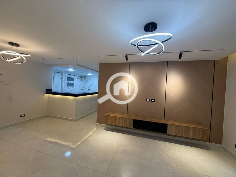 2 d8780bf9-8ecc-44ed-b90e-cdcd598e4f73. jpg