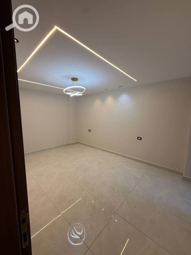 6 25d8eac9-862c-4fea-ac2f-d7e578898d16. jpg