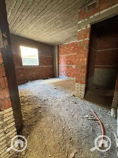 6 IJ1wy5fDVuS5LypYxWfbxs0d4TC27NFXy9HoVyco (1). jpg