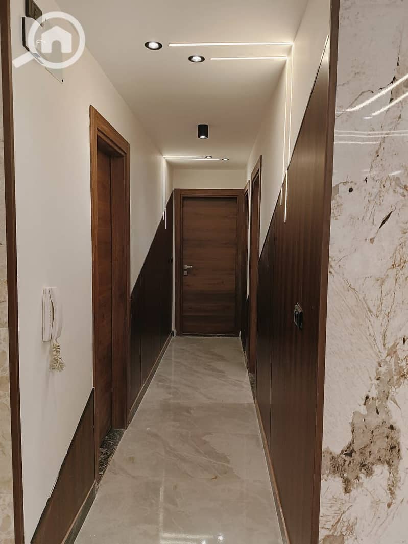 4dfb2203-452a-4216-8a2c-6a9dcbbbee32. jpg