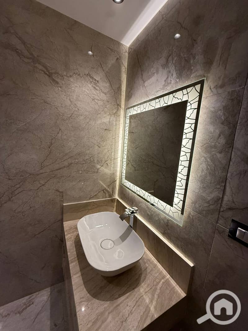 3 1554877e-8c93-4719-9f15-d76a6e59c0b7. jpg