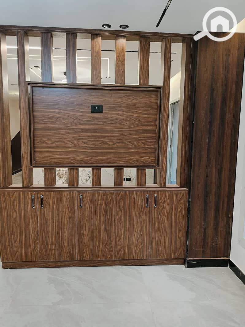 10 f2eff54f-669c-4c4b-ac14-9b42310b1faf. jpg