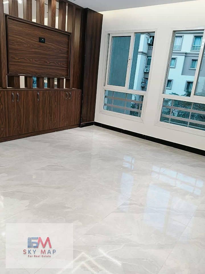 12 580032448_24798779619805767_2605866616038398668_n. jpg