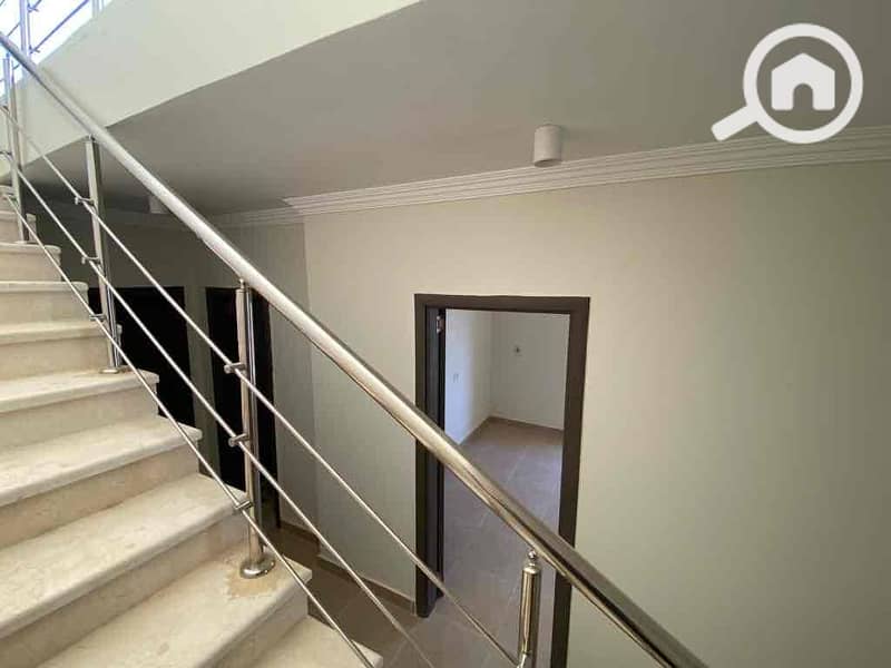 b85a3953-69d6-487f-9943-af312577d4a9. jpg