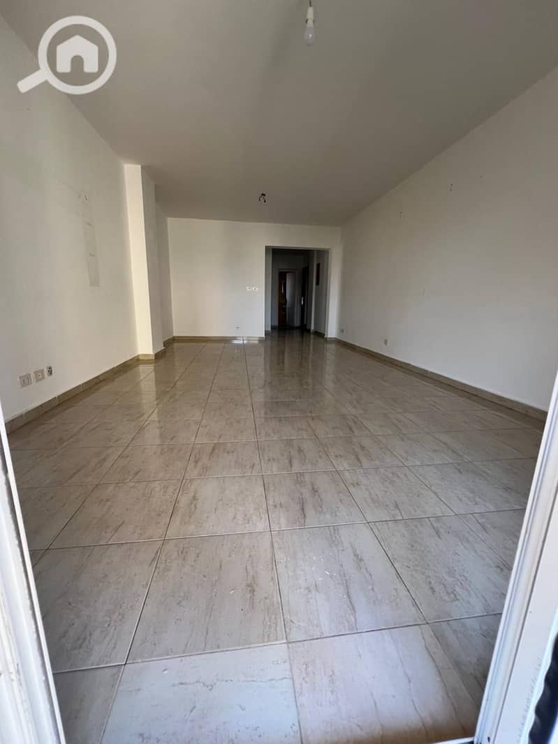 10 f37ca43f-fe73-479c-b043-e526838c6773. jpg