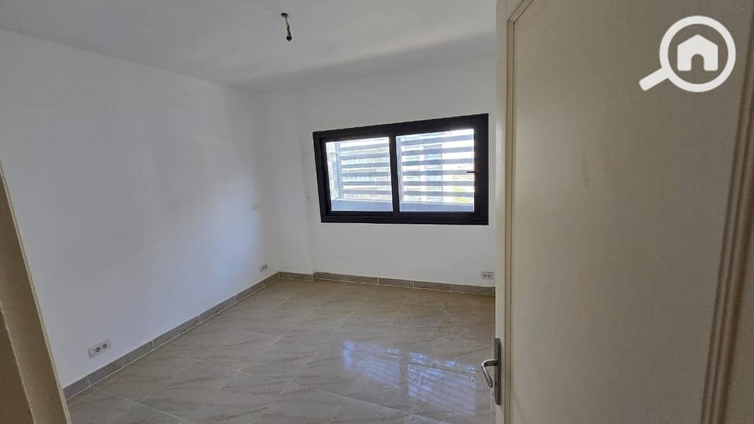 3 WhatsApp Image 2025-11-10 at 15.58. 55_60064231. jpg