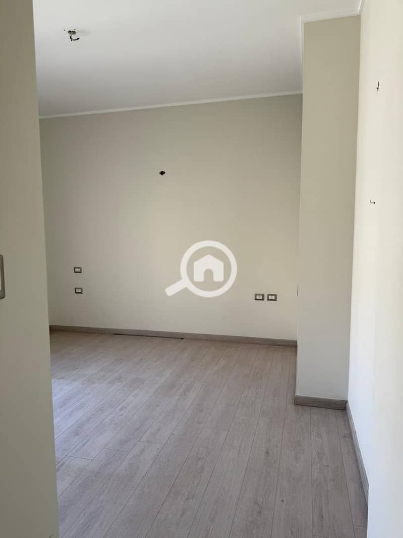 6 WhatsApp Image 2025-11-10 at 13.48. 30_2bcd3c08. jpg