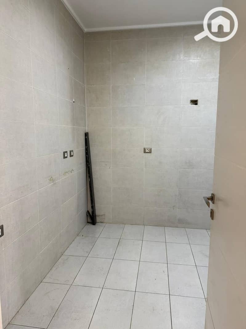 18 WhatsApp Image 2025-11-10 at 13.48. 30_65a54d27. jpg