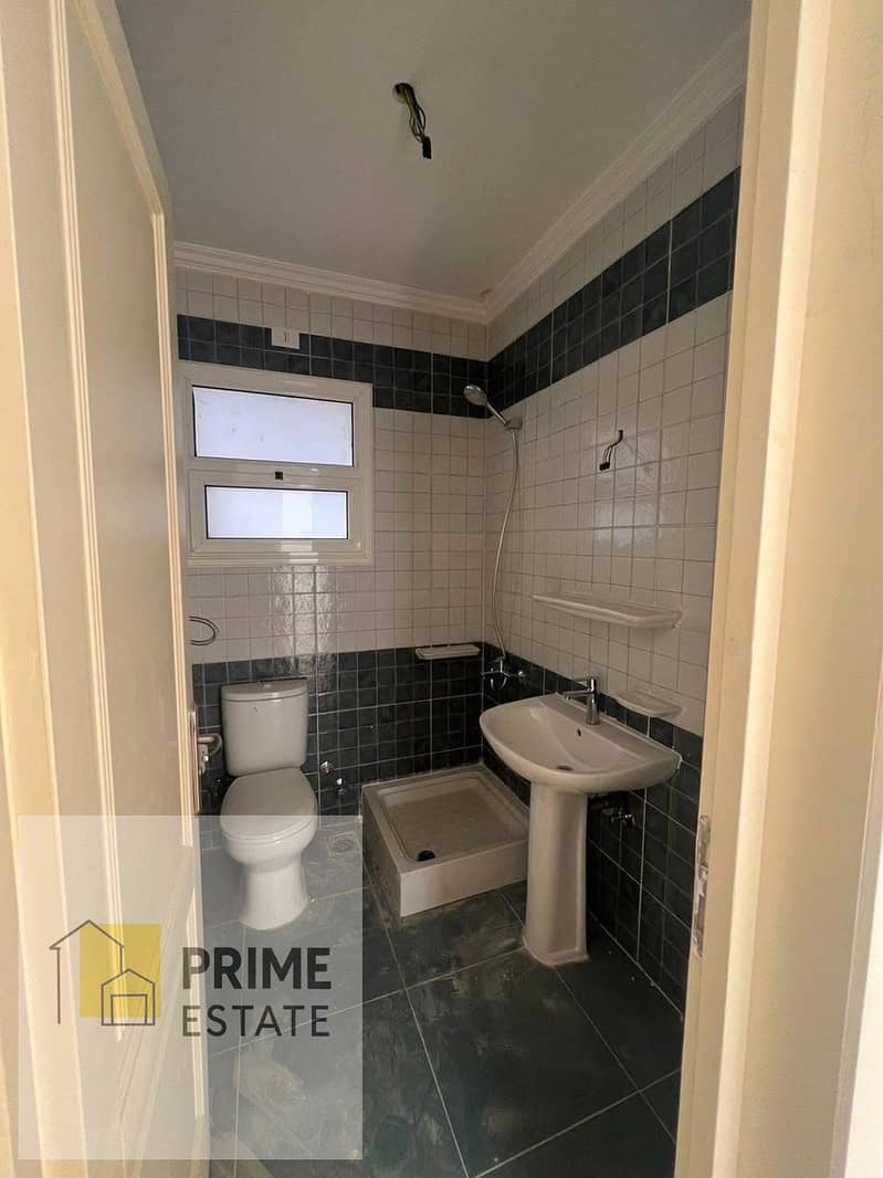 6 WhatsApp Image 2025-10-29 at 14.35. 53_74b0f389. jpg