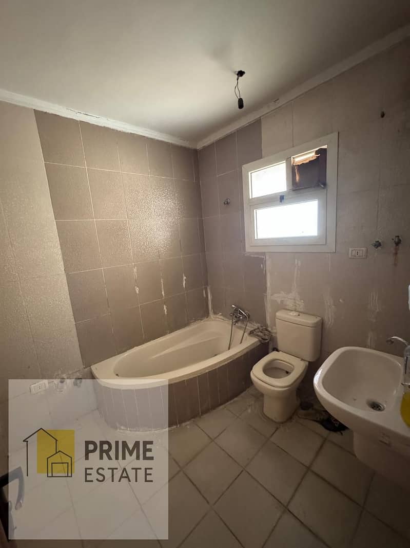 4 WhatsApp Image 2025-11-06 at 00.28. 48_b628fde2. jpg