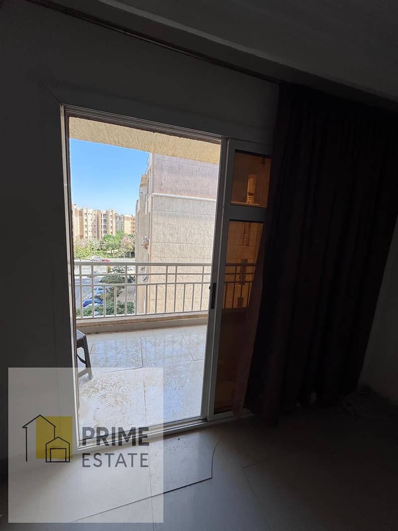 10 WhatsApp Image 2025-11-06 at 00.28. 48_928c1682. jpg