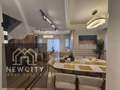 5 Bedroom Villa for Sale in 6th of October, Giza - صورة واتساب بتاريخ 2025-11-06 في 00.18. 27_9803e296. jpg