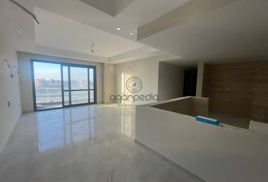 10 b446575c-e995-497d-8509-01b1ff38ced6. jpg