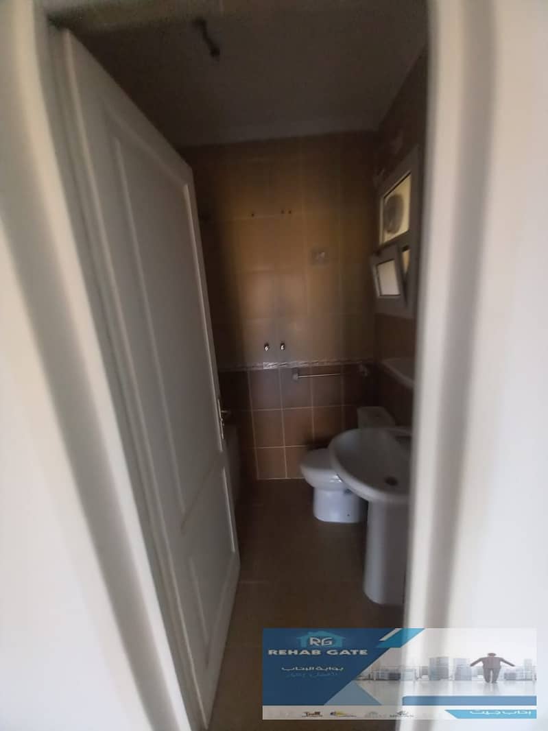 14 818e2631-3aa4-4ccf-babd-1f4ee357d6af. jpg