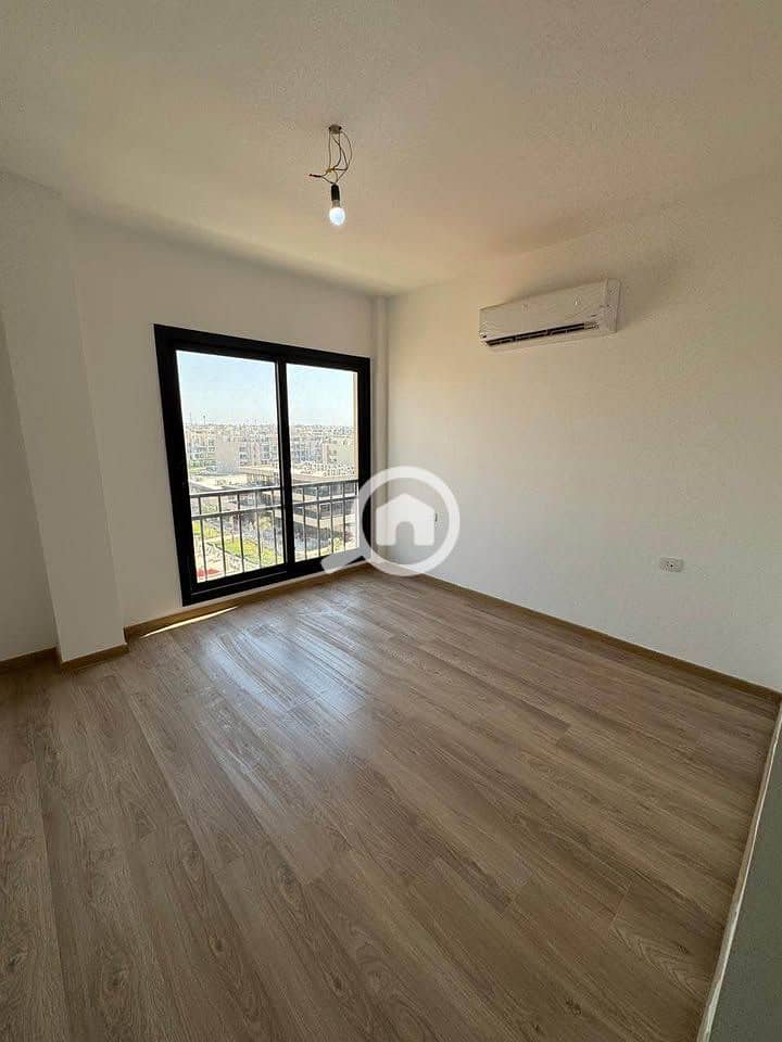 4 570390756_26045912354999557_3679883842193688732_n. jpg