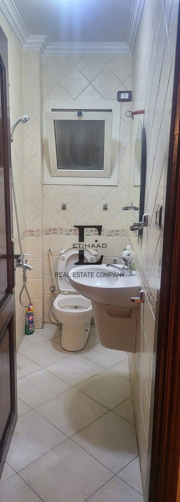 9 d1e93e3b-810a-4a39-8ebf-66961e1b1de4. jpeg