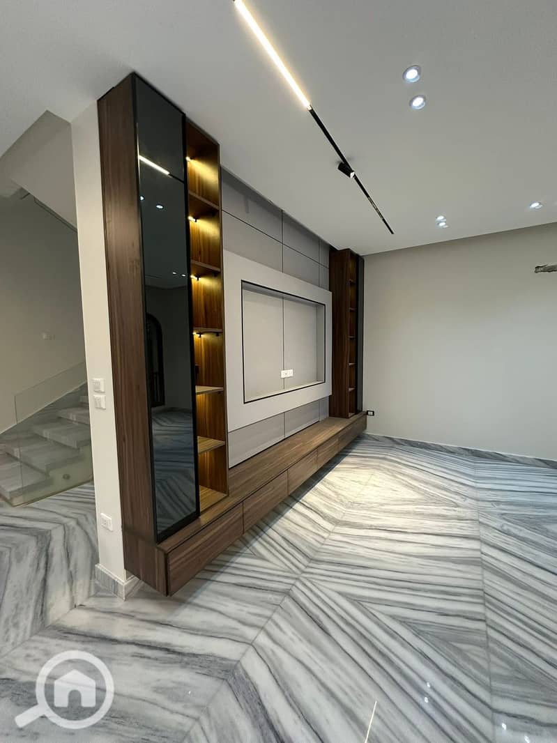 0c2f414e-d4ec-4963-92d6-917bdb3406f2. jpg