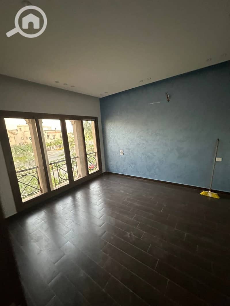 14 091d03fb-e06d-4c0f-b1db-17a44764b02e. jpg