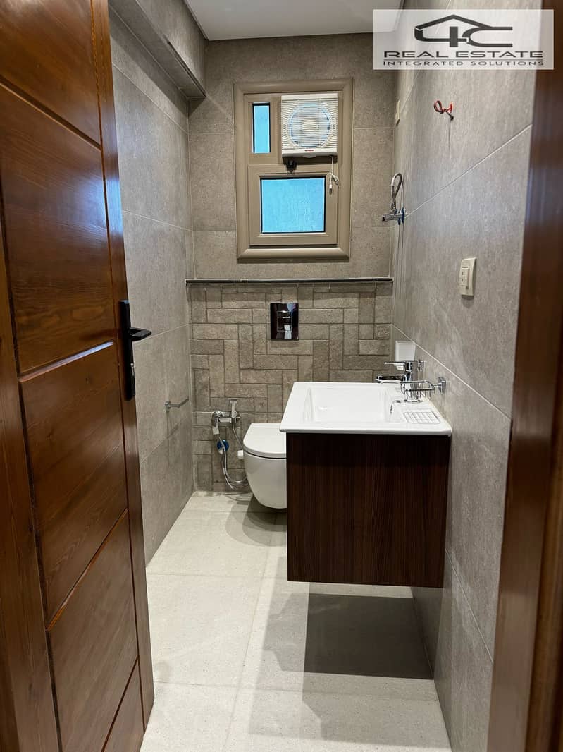 2 WhatsApp Image 2025-11-06 at 4.27. 51 PM (1). jpeg