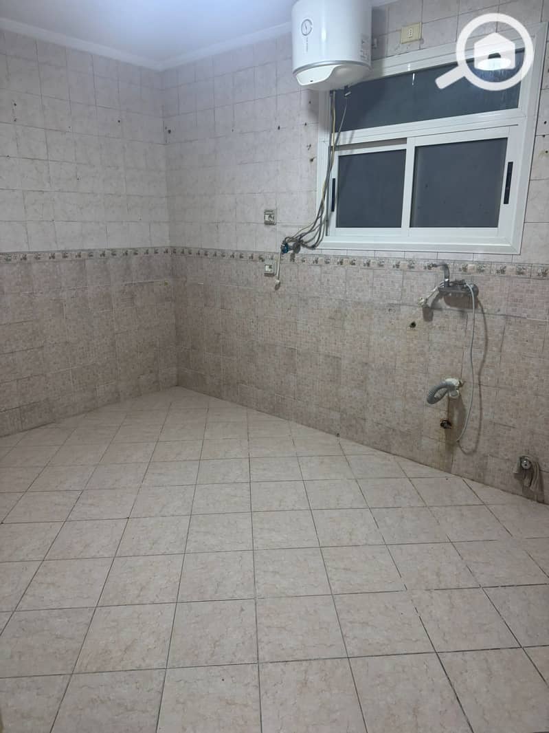 6 8297f7ca-6e29-4094-aacb-f46ab4bbf76d. jpg