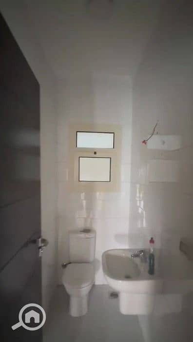 8 WhatsApp Image 2025-11-06 at 17.44. 22_3cc4a238. jpg