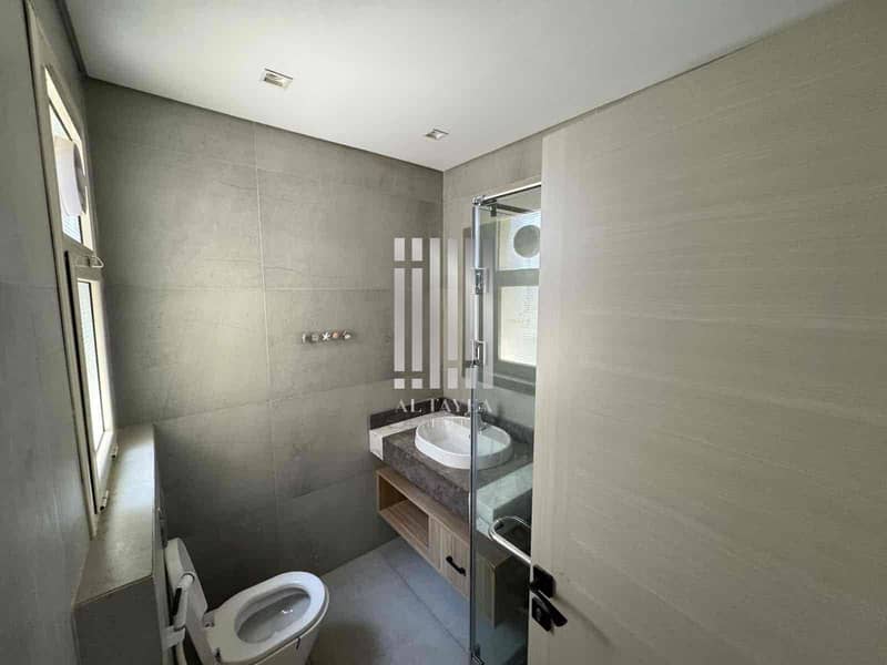 10 7b0c2e17-505f-46c2-93a1-1ef66f91d076. jpg