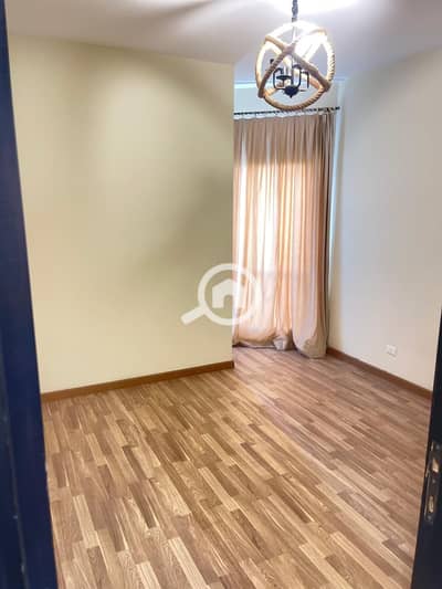 شقة 3 غرف نوم للايجار في الشيخ زايد، الجيزة - 2f653173-adf0-494c-8a95-68a8e3f55ada. jpeg