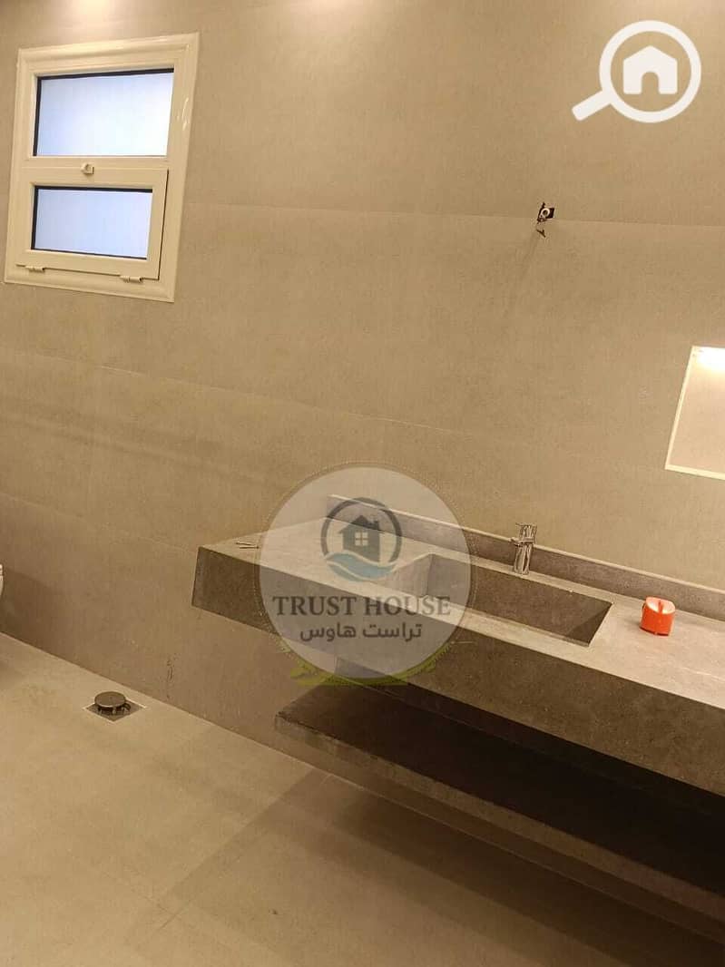 4 WhatsApp Image 2025-11-09 at 20.30. 10. jpeg