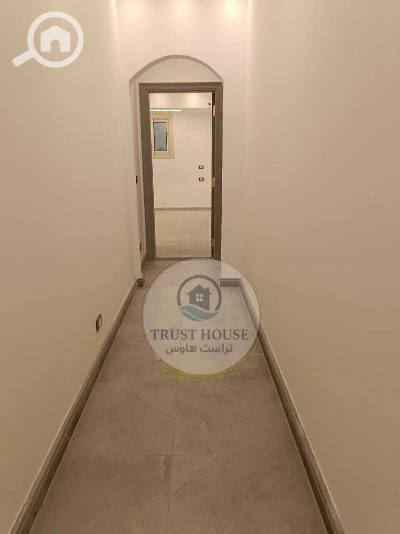 5 WhatsApp Image 2025-11-09 at 20.30. 20. jpeg