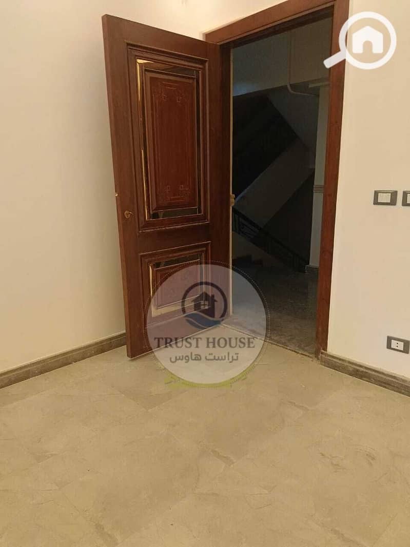 8 WhatsApp Image 2025-11-09 at 20.32. 34 (2). jpeg