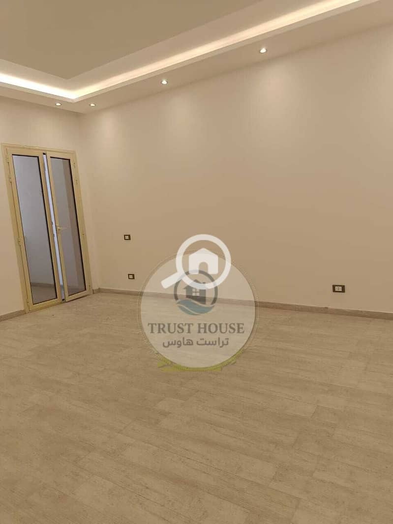 12 WhatsApp Image 2025-11-09 at 20.32. 34. jpeg