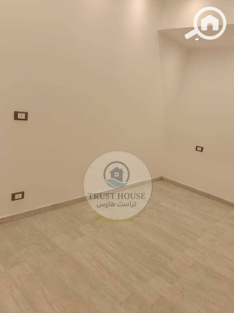 13 WhatsApp Image 2025-11-09 at 20.32. 35 (1). jpeg